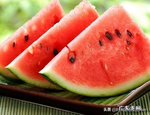 夏天吃西瓜一天吃几个比较好?