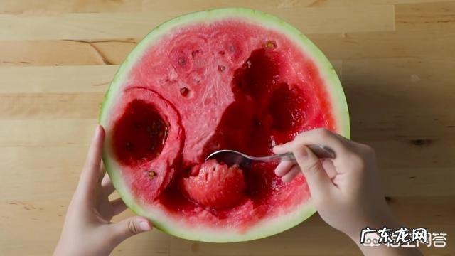 夏天吃西瓜一天吃几个比较好?