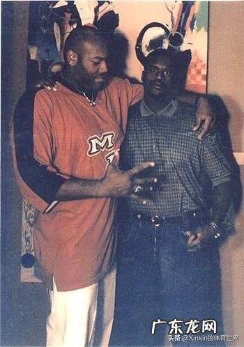 在体坛哪些人跟姚明合影,能在身高体型上占到优势