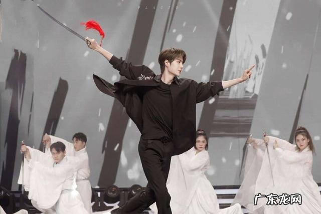 为什么看国内的男/女团唱跳总有一种很违和很尴尬的感觉?