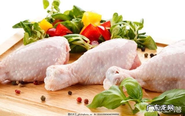 减肥期间为什么提倡吃鸡胸肉？鸡腿不可以吗？