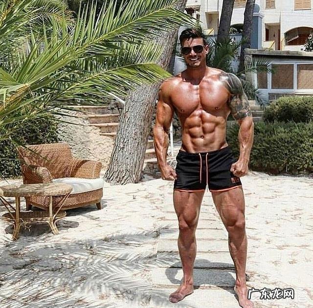 没有胸肌但是有腹肌的人都是瘦子，这句话有道理吗？