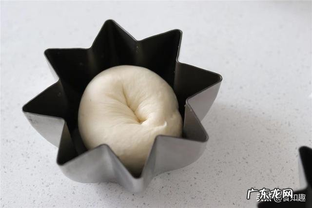 如何做出美味香甜的红豆面包？