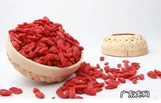 每天泡一杯枸杞水喝 每天晚上喝一杯用枸杞泡的水对身体好吗？