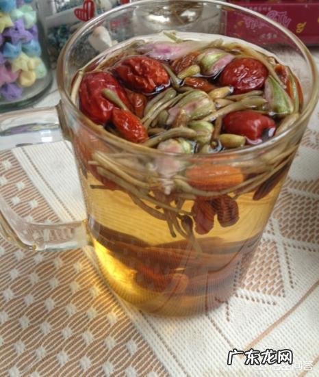 玫瑰花茶能和枸杞子一起泡水喝吗?