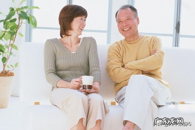 父亲体重一直在下降，去医院检查也没什么问题。老年人要注意什么