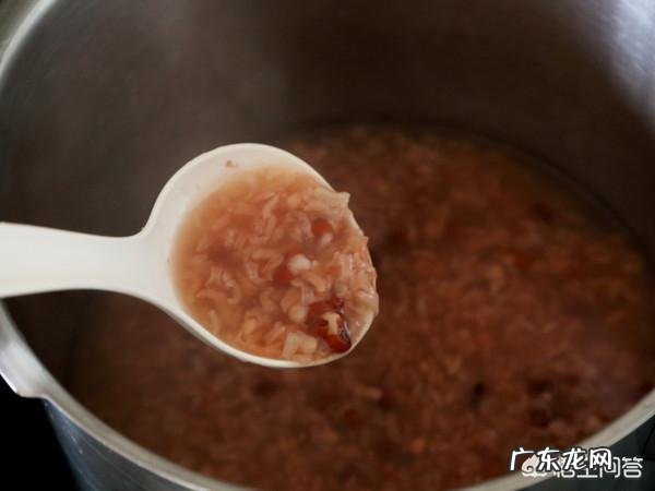 红豆薏米煲粥薏米要不要炒一下 做红豆薏米粥，薏米用不用先炒一下？