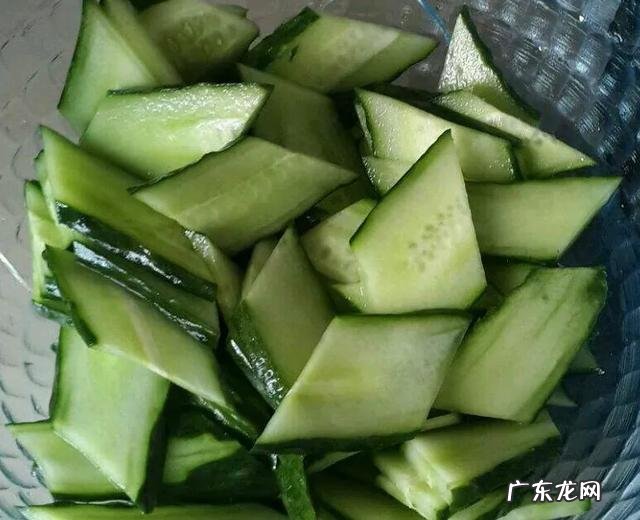 炒鸡蛋配什么菜炒最好吃?你吃的最多的是配的什么菜?