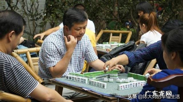 我是北方人想定居在成都,可那边家里总感觉潮湿,如何解决