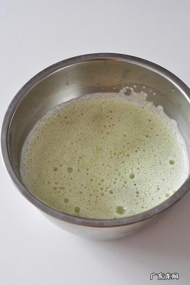 外面有面粉裹着的 请问怎么做炸鱼，又香，刺又脆。