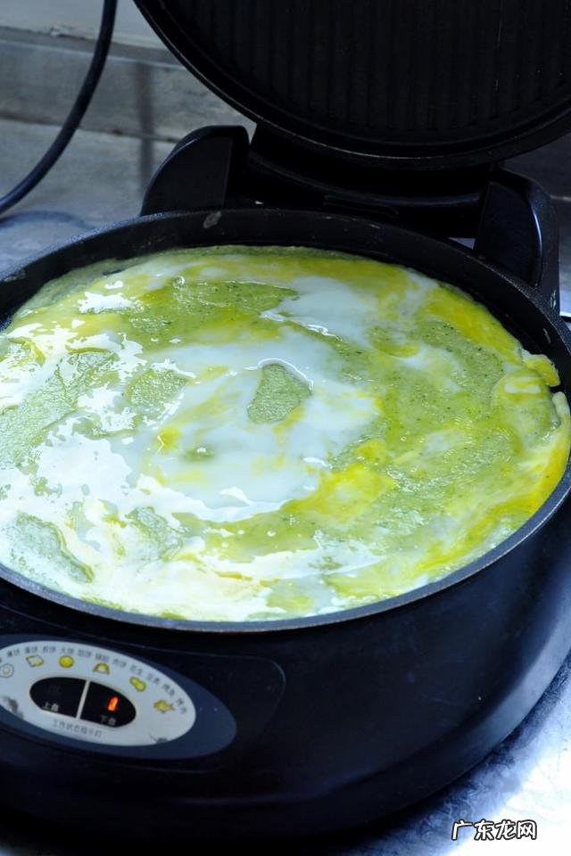 外面有面粉裹着的 请问怎么做炸鱼,又香,刺又脆。