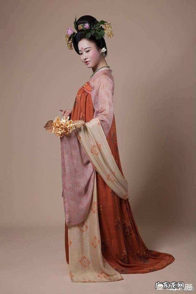 女朋友喜欢穿jk应该注意哪些细节 有个穿jk制服的女朋友是一种什么体验？