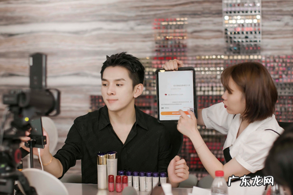 李佳琦618直播清单有哪些？怎么看他的直播？