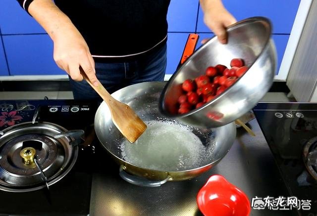 冰糖山楂糖雪球的做法 做糖雪球山楂时糖怎么炒的?