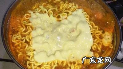 韩国人真的那么爱吃泡面吗?韩国泡面和中国的有什么不同?