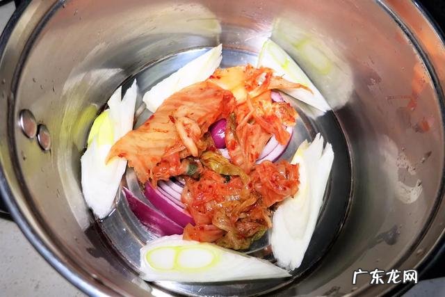 韩国人真的那么爱吃泡面吗?韩国泡面和中国的有什么不同?