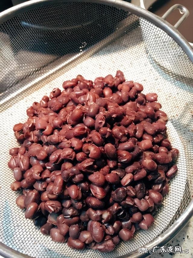 我想做红豆沙面包,请问师傅们,怎样做红豆沙?