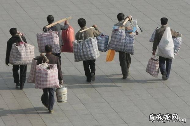 为什么很多四川人外出打工不选择成都，而去重庆浙江广东呢