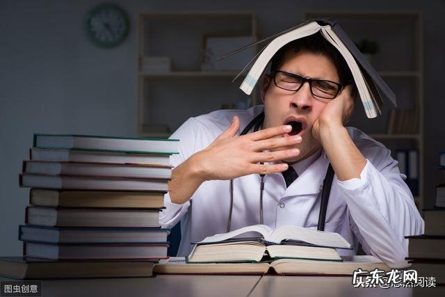 初二学生每天做作业到凌晨一点,早上又五点半起床,身体受得了吗