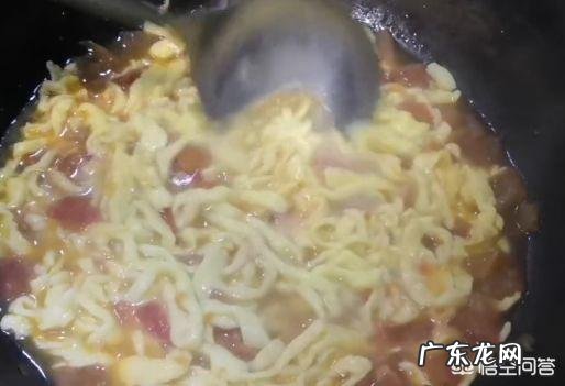 西红柿鸡蛋可以加面粉做吗?