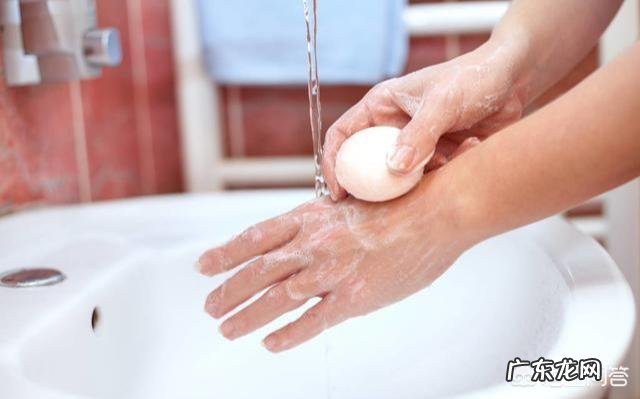 脚底起黄色的硬皮,该怎么办