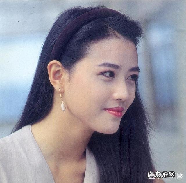 年轻时的邵美琪和周海媚,你认为谁更美