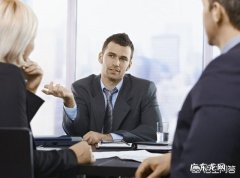 现在好多部门开会时要求着正装，请问什么是要求的正装