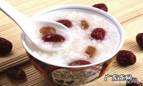 40岁左右的女人该如何把握穿搭