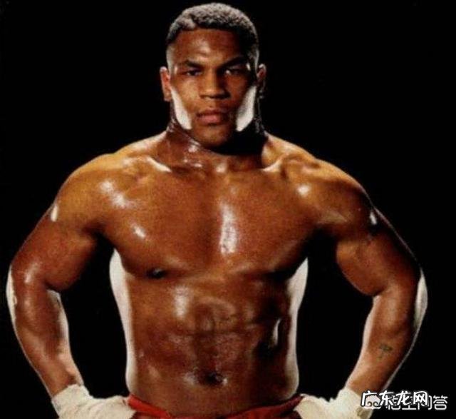 跟奥尼尔合影真的会让自己显娇小吗？