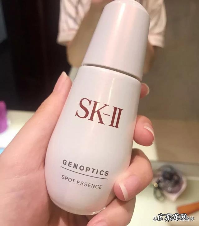 你觉得雅诗兰黛白月光和skll小银瓶哪个好用?