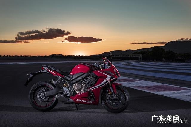 5 我初二15岁1000米跑了2分58秒好不好?