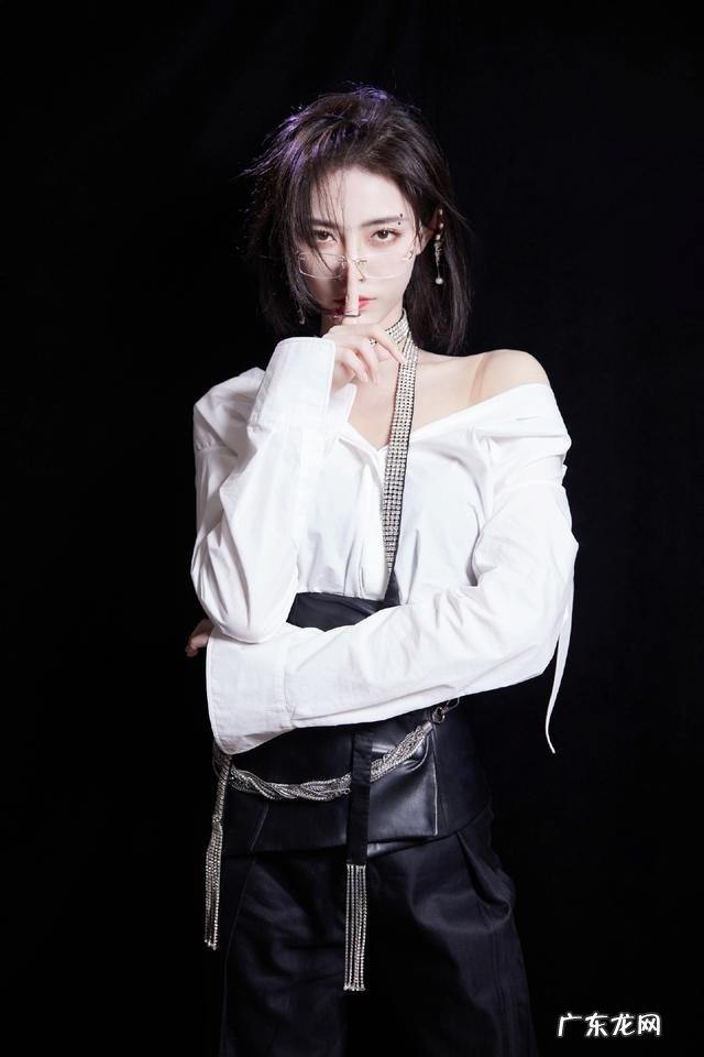 有没有小姐姐科普一波许佳琪的?