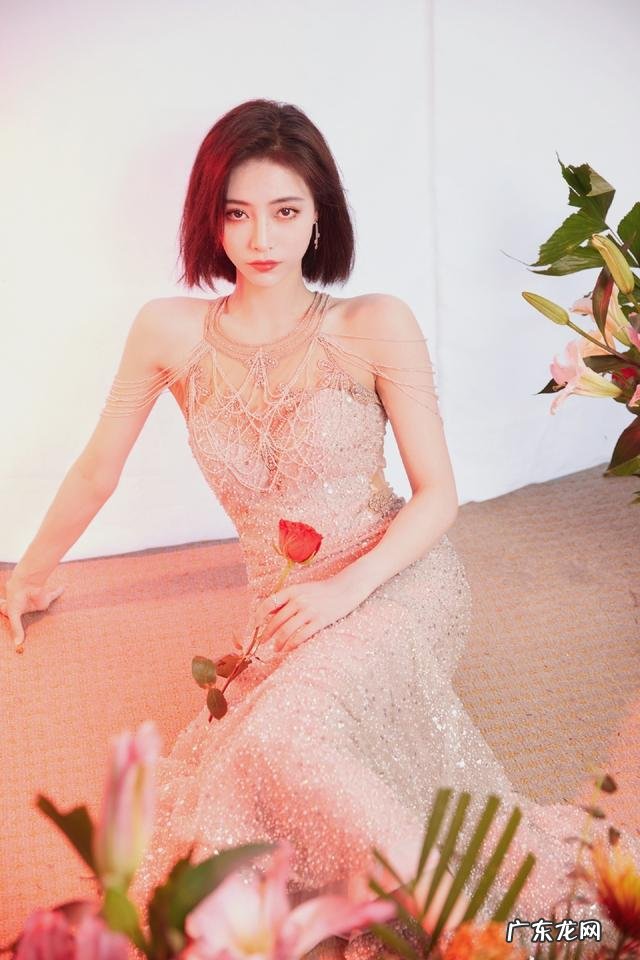 有没有小姐姐科普一波许佳琪的?