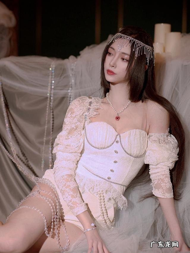 有没有小姐姐科普一波许佳琪的?