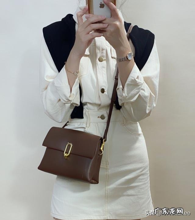 潮款长筒篮球袜 为什么越来越多的人喜欢穿长筒袜呢?