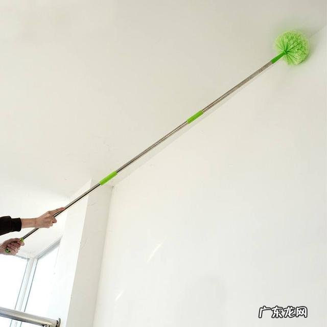 天花板上的蜘蛛网怎么清理又不脏墙壁?