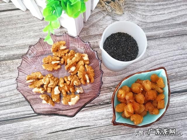 很多人自己榨豆浆，往里加核桃、燕麦、枸杞等，这真的健康吗？