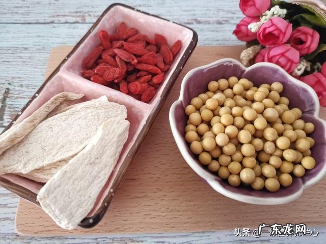 很多人自己榨豆浆，往里加核桃、燕麦、枸杞等，这真的健康吗？