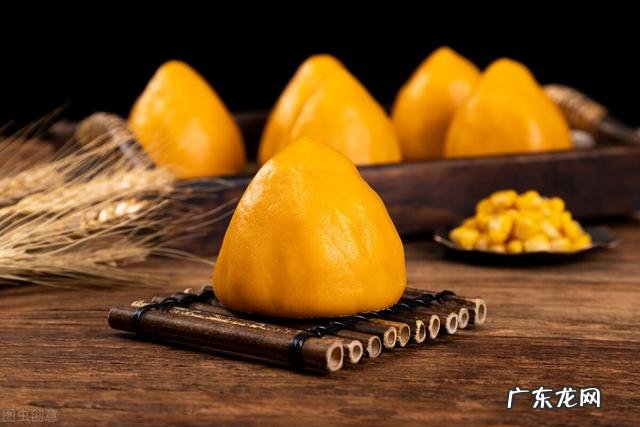 蒸窝头放小苏打好还是放酵母好?