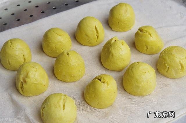 蒸窝头放小苏打好还是放酵母好?