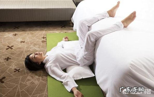 怎么把腿放在墙上瘦腿 把脚抬高放墙上可以瘦腿吗?