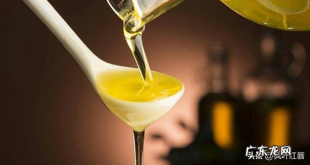 明明自己做好了护肤保养为何肌肤还会不断脱皮?