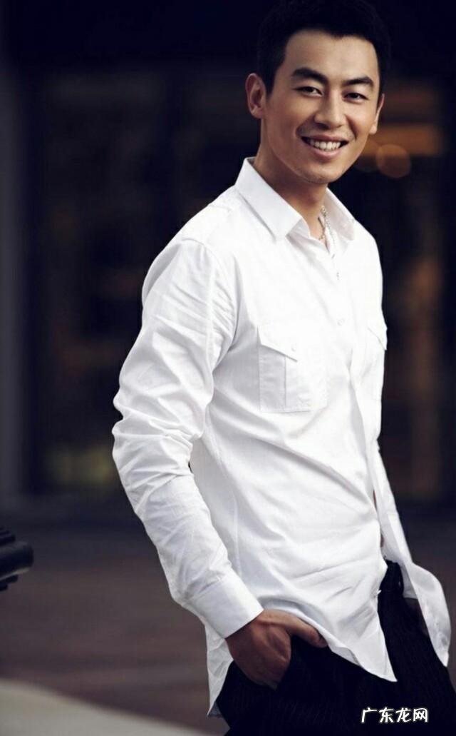 谁能帮我介绍一下《闯关东》中传武的扮演者?