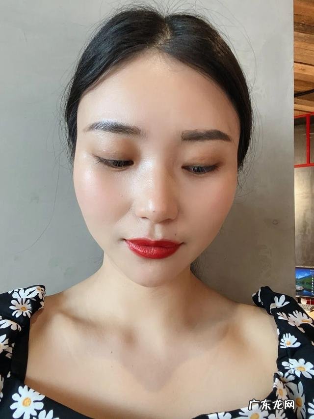 割双眼皮感觉变老了 割双眼皮感觉换了一张脸