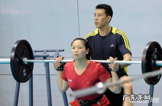 张常宁等女排职业运动员卧推可以到多少