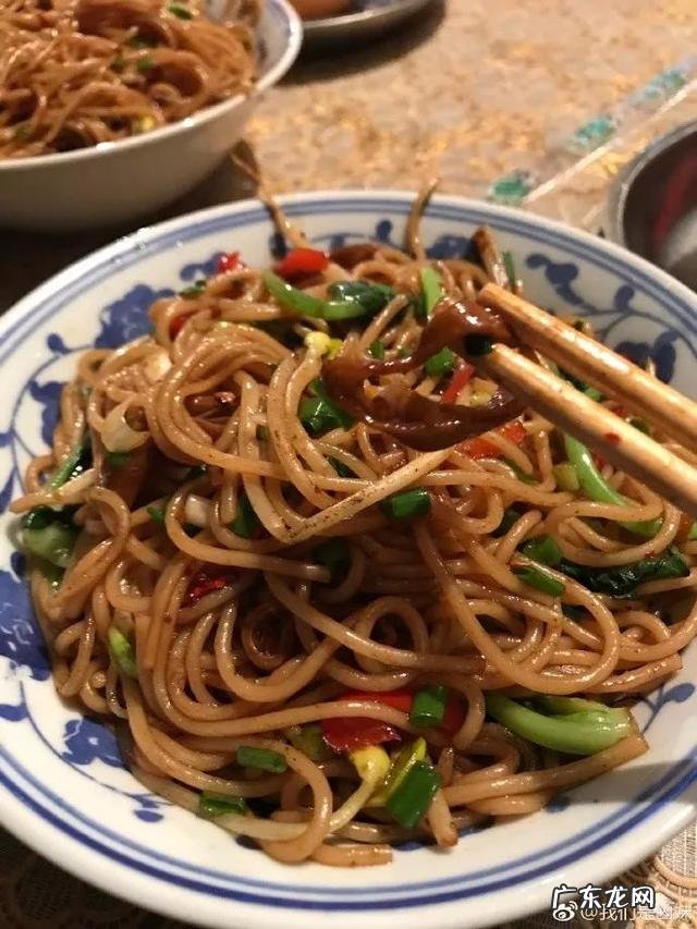 南昌拌粉瓦罐煨汤哪里可以学 哪个美食更能代表南昌特色,南昌炒粉还是瓦罐汤?