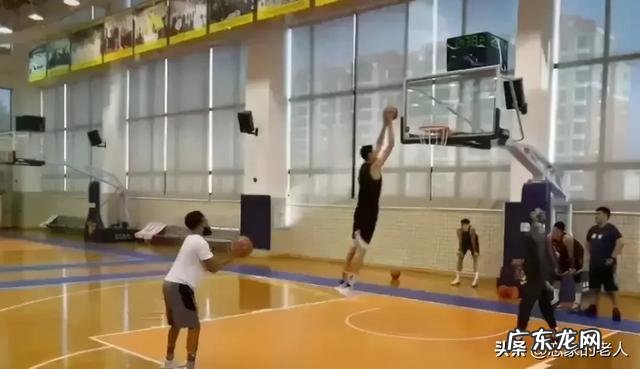 杨幂旗下的李溪芮最近很火,她会是下个迪丽热巴吗