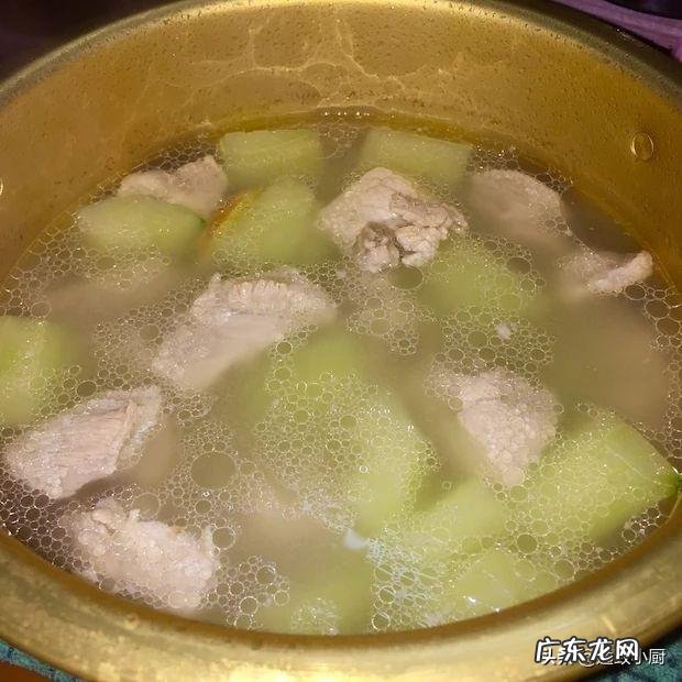 你会做芹菜黄瓜萝卜皮蛋汤吗?