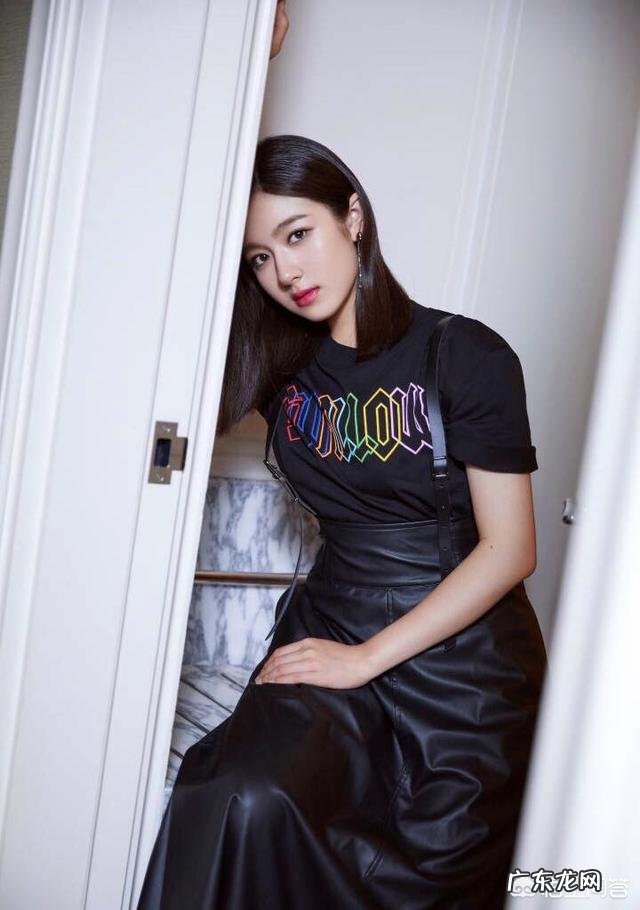 脸很胖的人,头发拉直好看吗那剪什么样的头型适合胖胖的脸呢