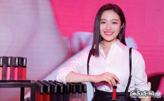 脸很胖的人,头发拉直好看吗那剪什么样的头型适合胖胖的脸呢